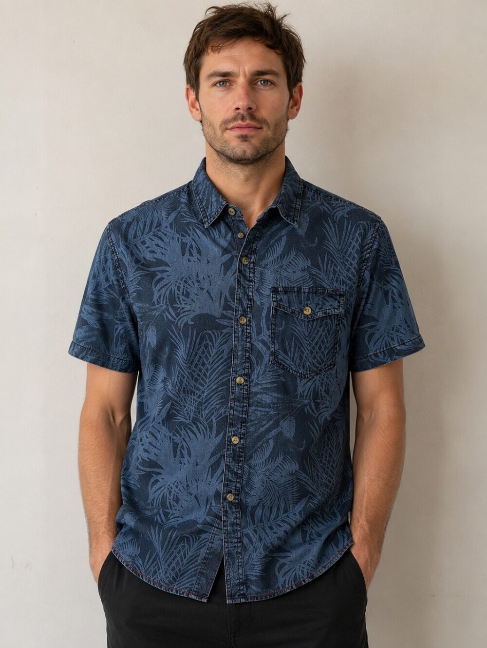 Factory Tropical Leaf Print Chambray Short Sleeve Button-Up Shirt Men's Medium